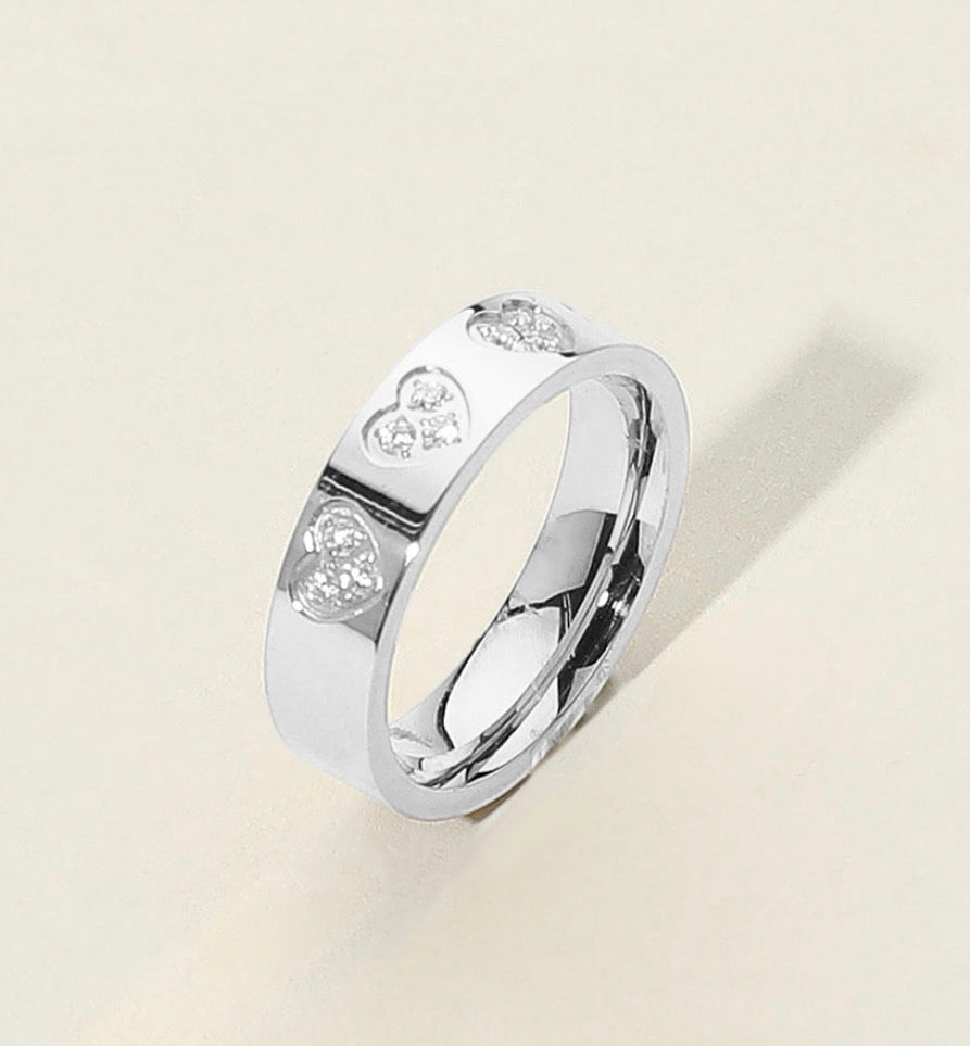 Silver heart stone ring - size 7