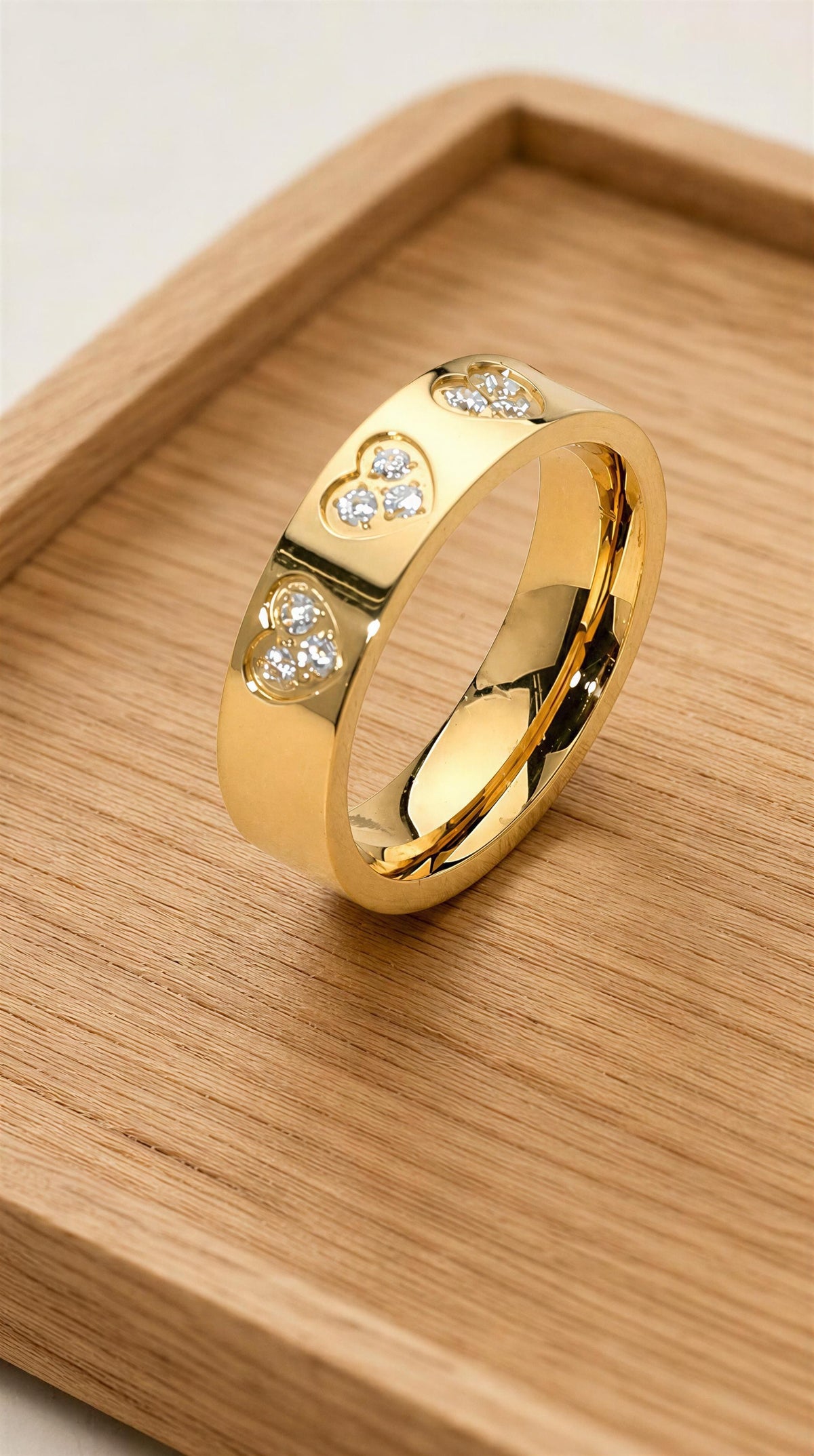 Gold heart stone ring - size 7