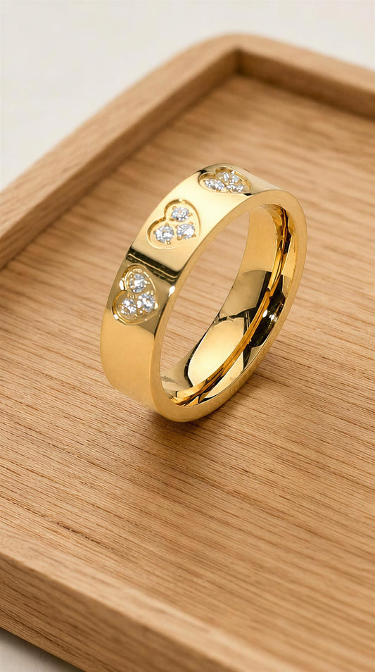 Gold heart stone ring - size 7